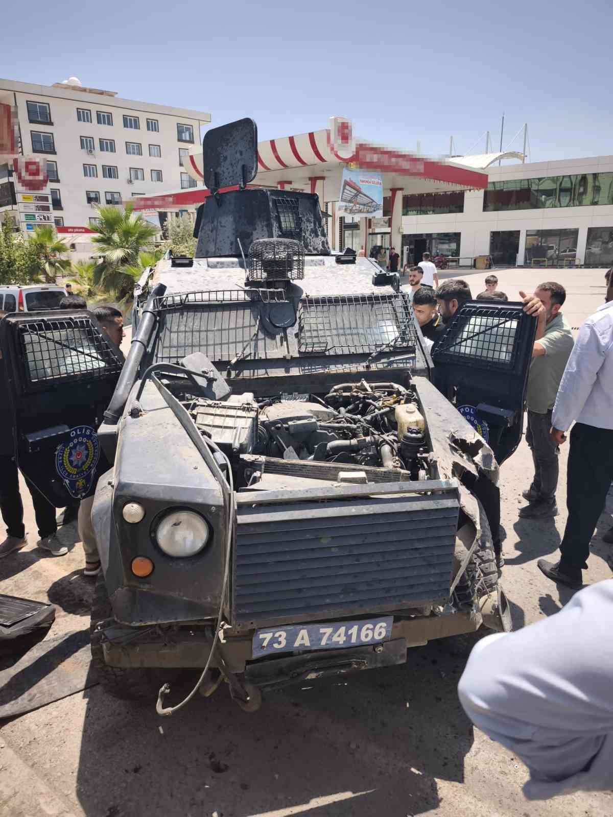 cizrede polis araci takla atti 2 polis memuru yaralandi 1 e3LEE3Te