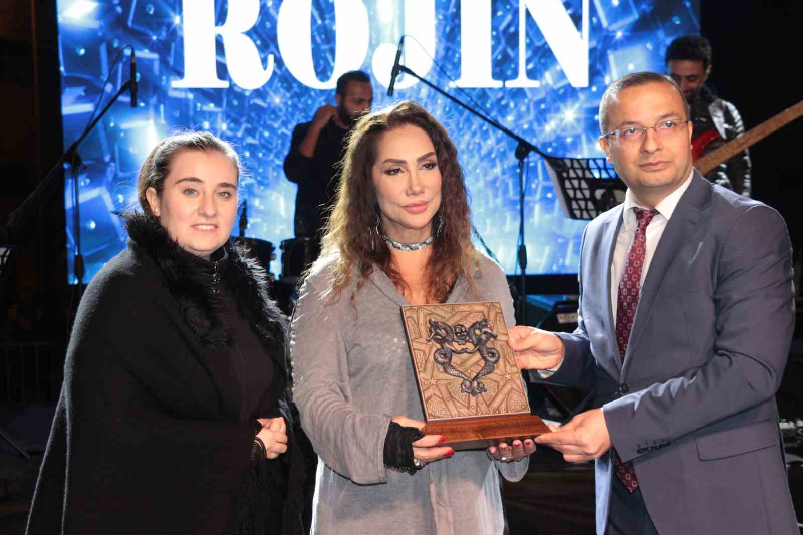 cizrede rojin konser verdi 10 2OCVJetW