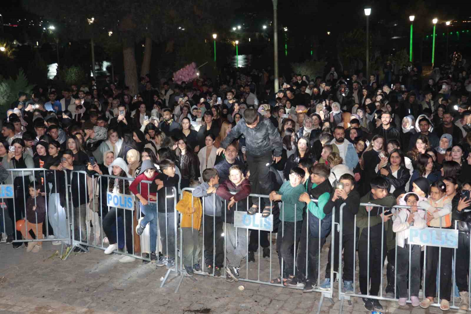cizrede rojin konser verdi 2 2aiSGbMC