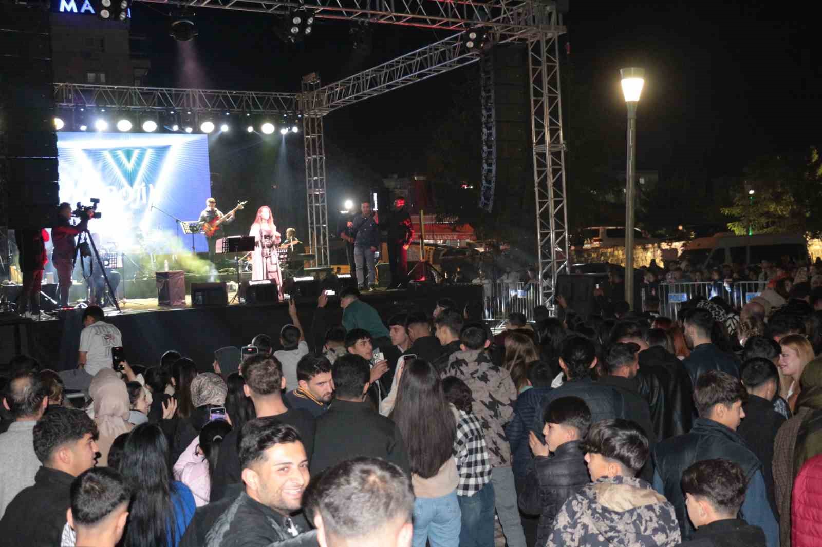 cizrede rojin konser verdi 4 rBPh7Pdn