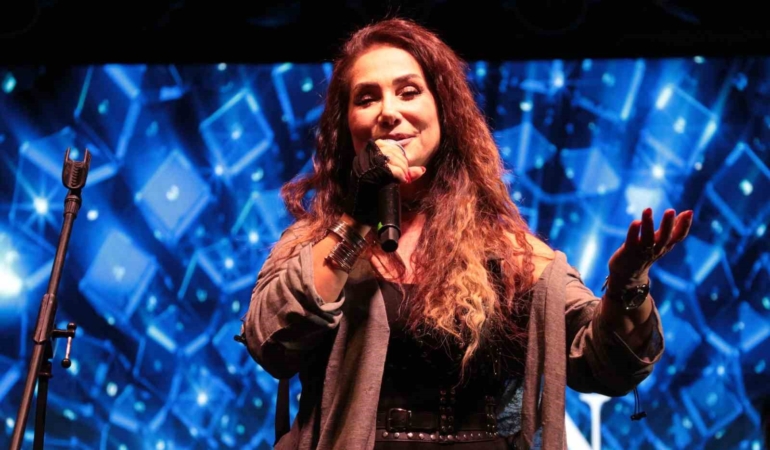 cizrede-rojin-konser-verdi-XrUxFXJb.jpg