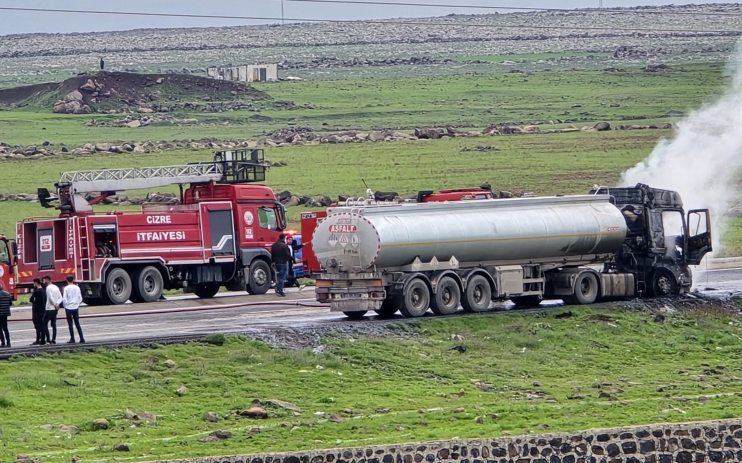 cizrede seyir halindeki tir alev topuna dondu 2 wDOqYJ7F