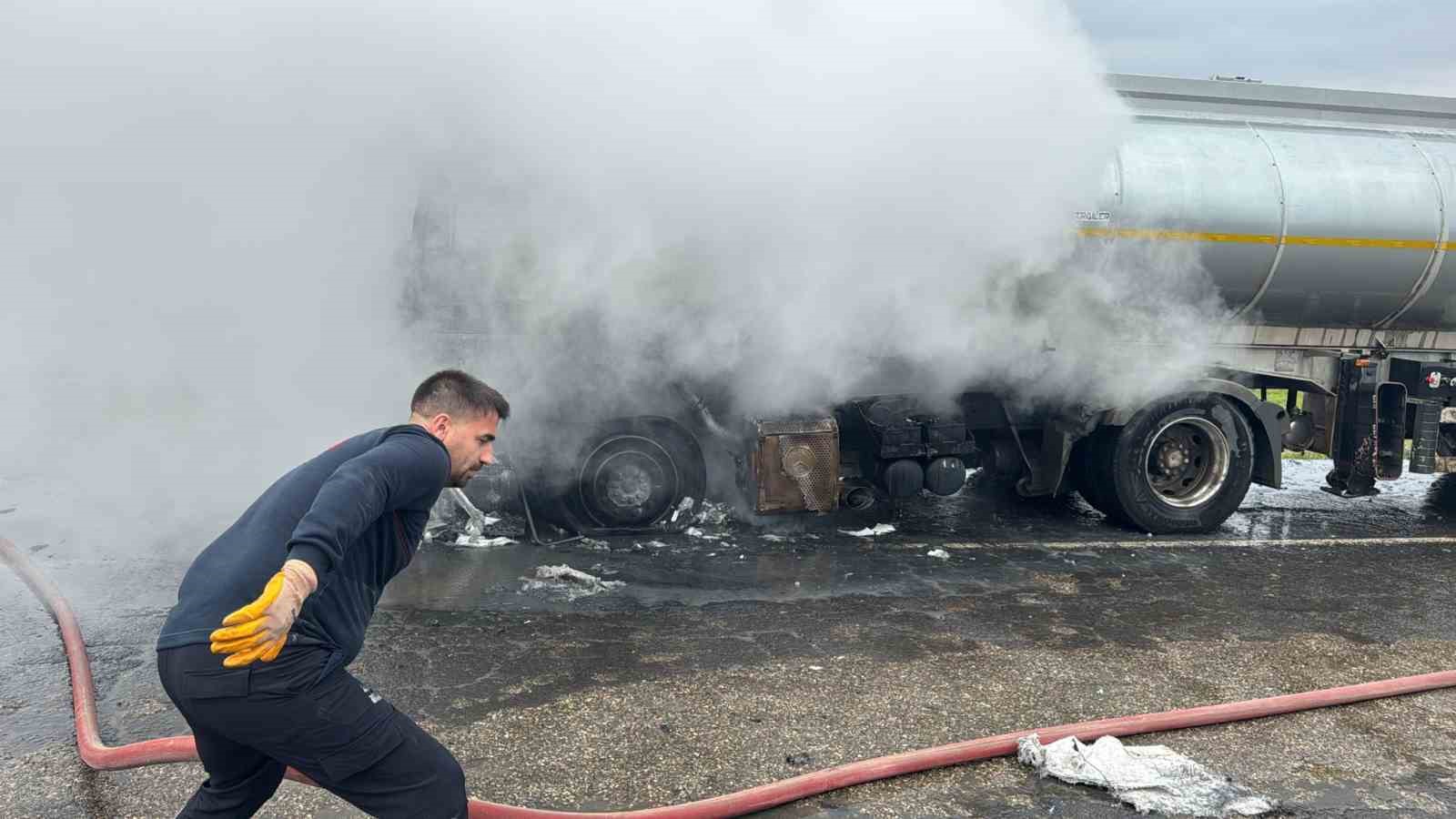 cizrede seyir halindeki tir alev topuna dondu 5 uTiCqqAu