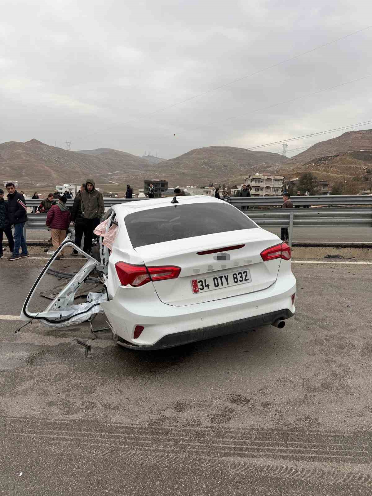 cizrede trafik kazasi 5 yarali 2 UL9N3tFJ