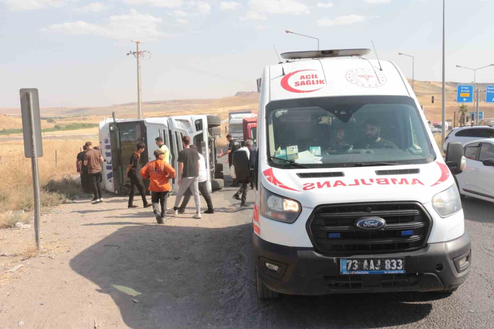 cizrede viraji alamayan tir devrildi 1 yarali 5 eYrL5BOX