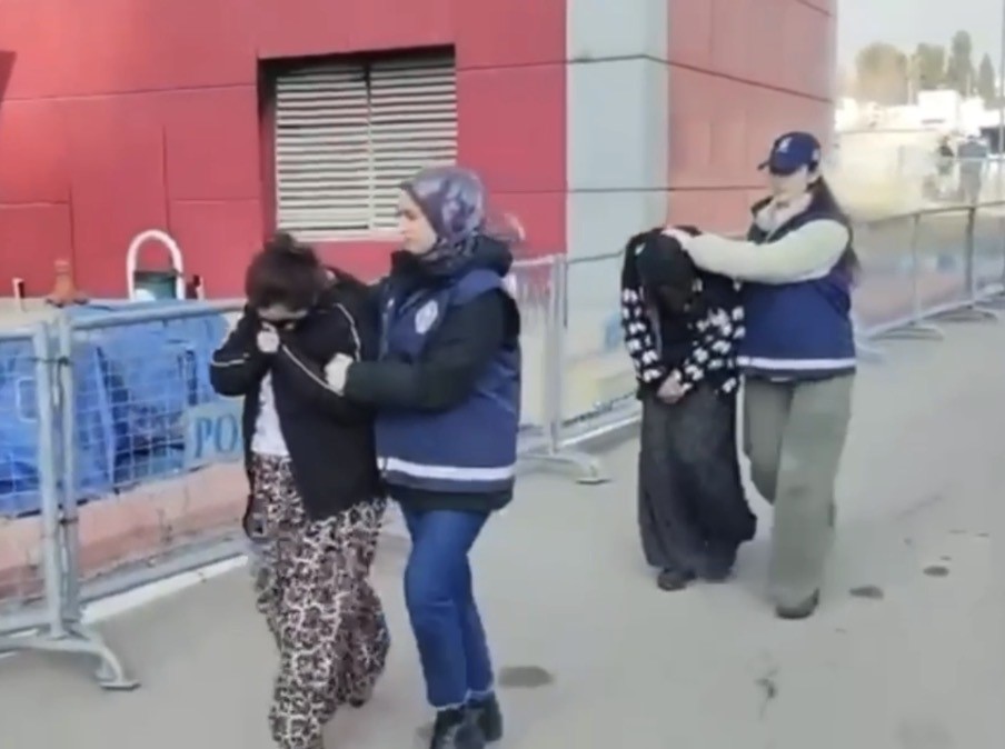 cocugunu ameliyat ettirmek icin bozdurmaya calistigi altinlar calindi imdadina polis yetisti 3 kYKnRDIf