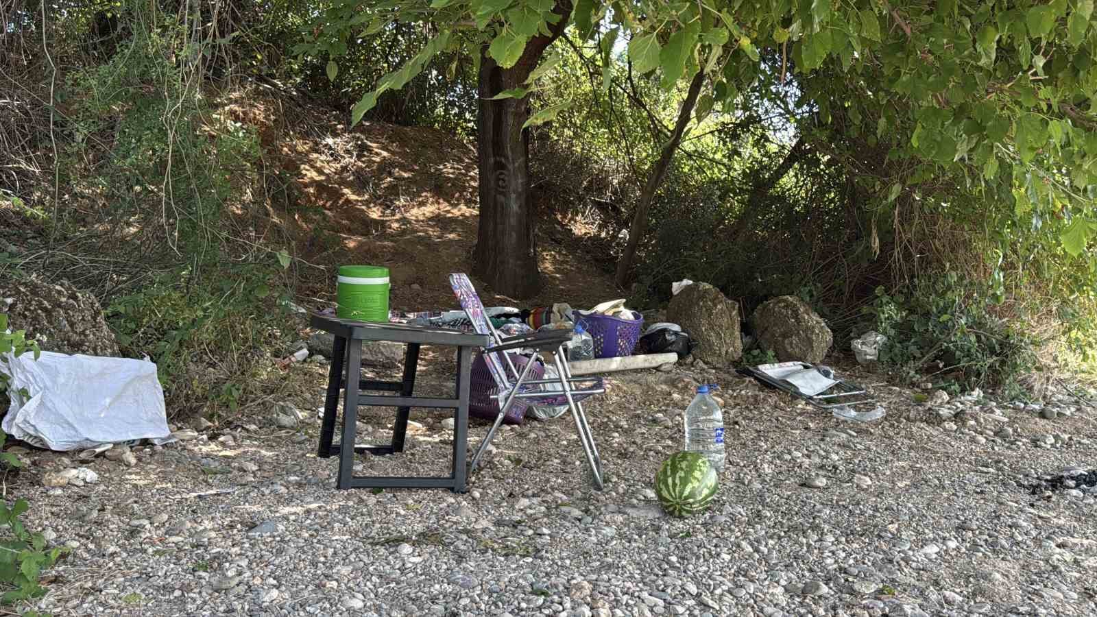 Çocuğunun terliğini almak için suya girdi, boğulup hayatını kaybetti 6 cocugunun terligini almak icin suya girdi bogulup hayatini kaybetti 2 fd5lHcyB