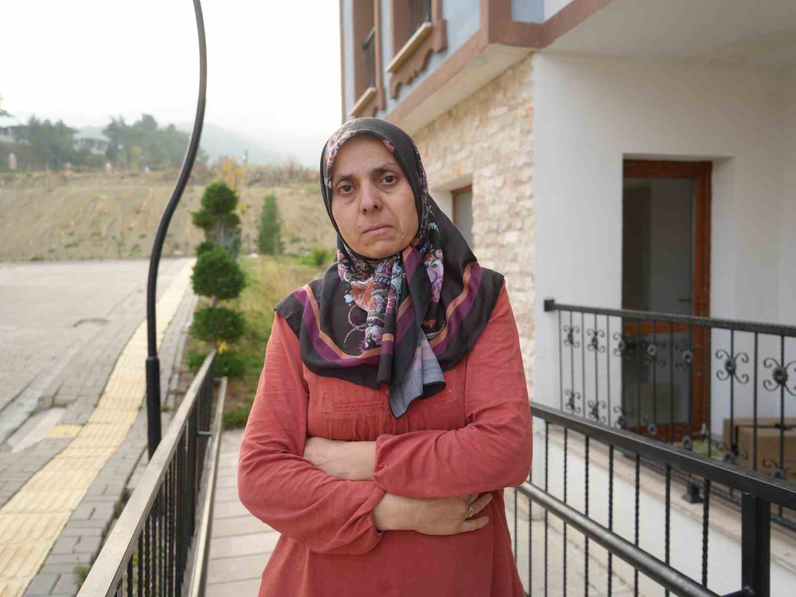 Çocuğuyla birlikte kaybolan kadının annesi: "Kızım beni duyuyorsan evine dön" 6 cocuguyla birlikte kaybolan kadinin annesi kizim beni duyuyorsan evine don 2 kPpEEXbv