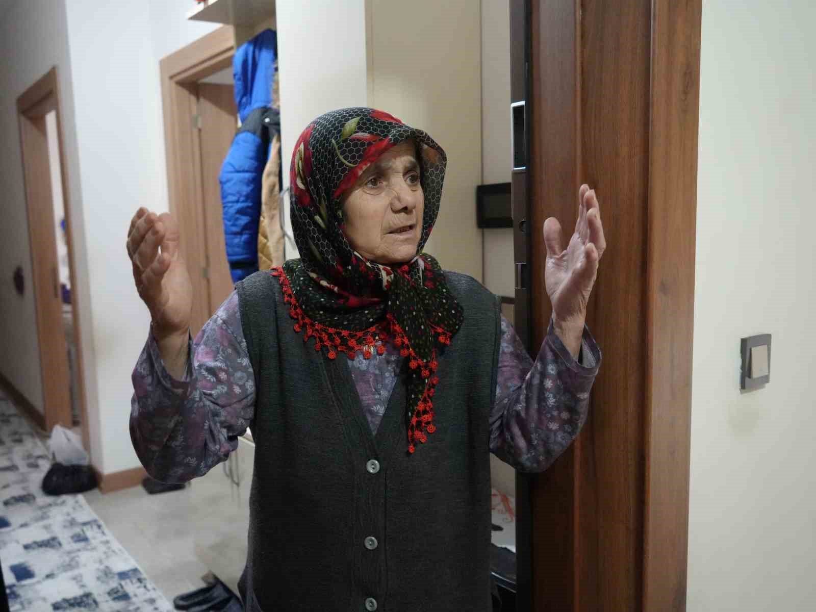 Çocuğuyla birlikte kaybolan kadının annesi: "Kızım beni duyuyorsan evine dön" 8 cocuguyla birlikte kaybolan kadinin annesi kizim beni duyuyorsan evine don 4 9ZvjpHzG