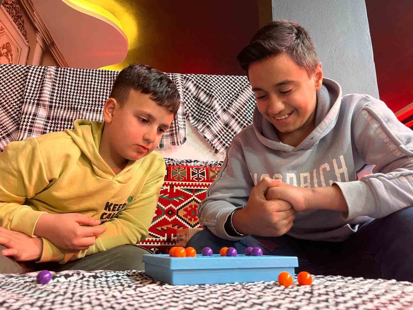Çocuk Hakları Komitesi üyesi çocuklar etkinlikte bir araya geldi 4 cocuk haklari komitesi uyesi cocuklar etkinlikte bir araya geldi 0 z3JUhAR9