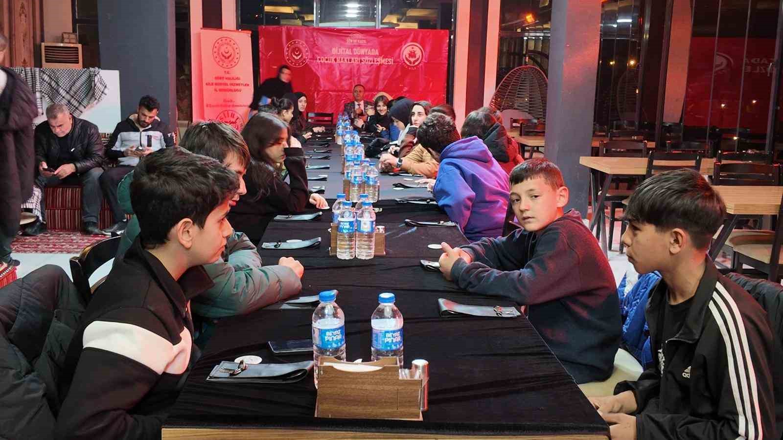 Çocuk Hakları Komitesi üyesi çocuklar etkinlikte bir araya geldi 10 cocuk haklari komitesi uyesi cocuklar etkinlikte bir araya geldi 6 vriW87DC