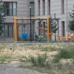 cocuk-parkinda-elinde-bicakla-cinnet-geciren-sahsi-polisler-ikna-etti-W6zDI18c.jpg