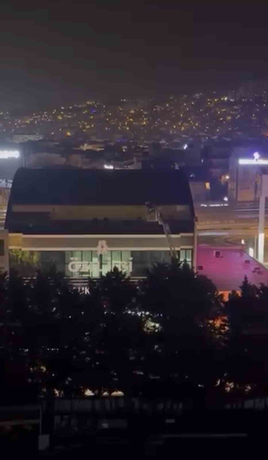 Çocuk tıp merkezinde korkutan yangın: Hastalar tahliye edildi 8 cocuk tip merkezinde korkutan yangin hastalar tahliye edildi 4 l7GZVbwO