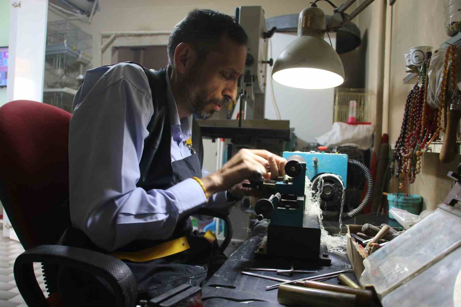 cocuk yasinda engelli kaldi azmi onu hayattan kopartmadi 0 GdmWksJ9