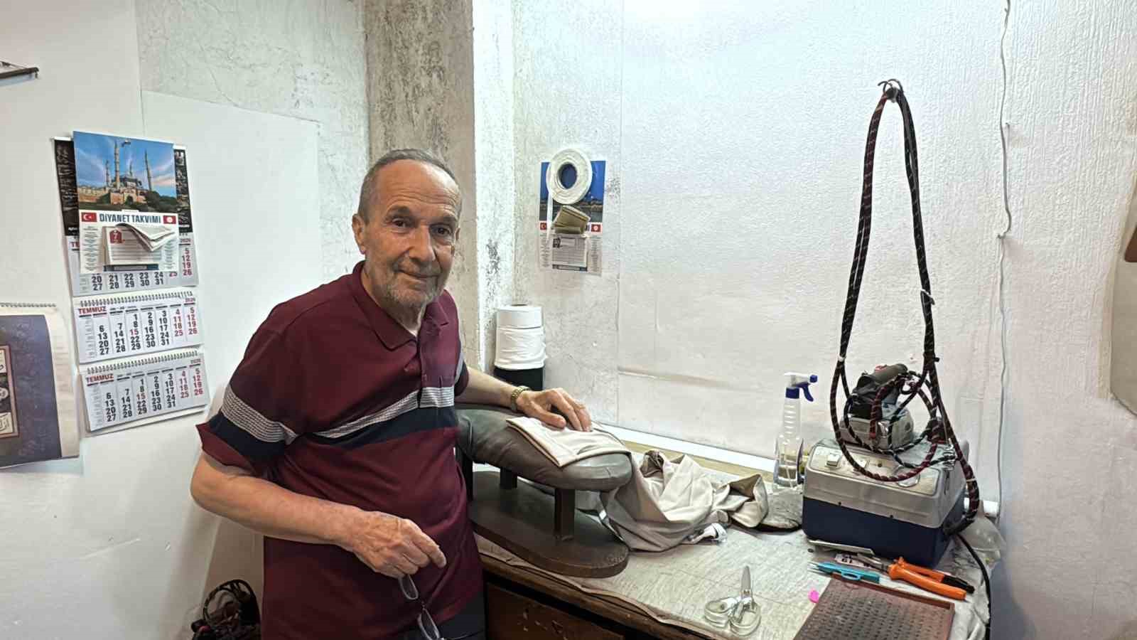 cocuk yasta basladi 61 yildir igne ipligi elinden birakmadi 0 WVIDh5yQ