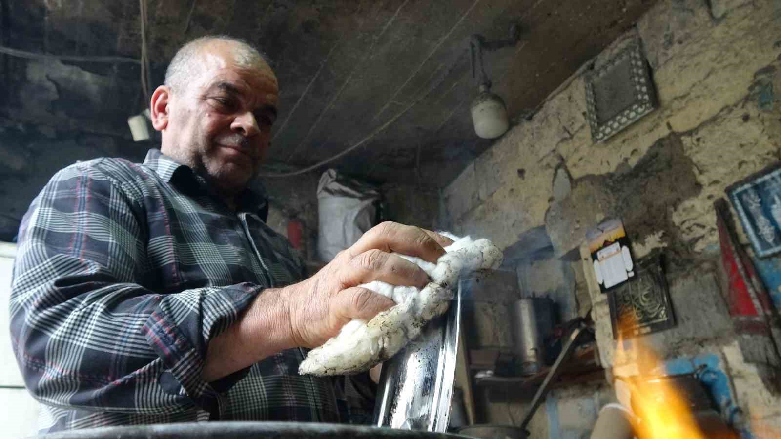 cocuk yasta basladigi kalayciligi 50 yildir surduruyor 2 RF7erLqk