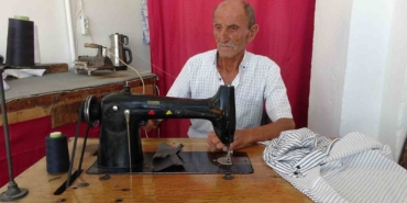 cocuk-yasta-eline-aldigi-igne-ipligi-60-yildir-birakmadi-CY5clQ3Q.jpg