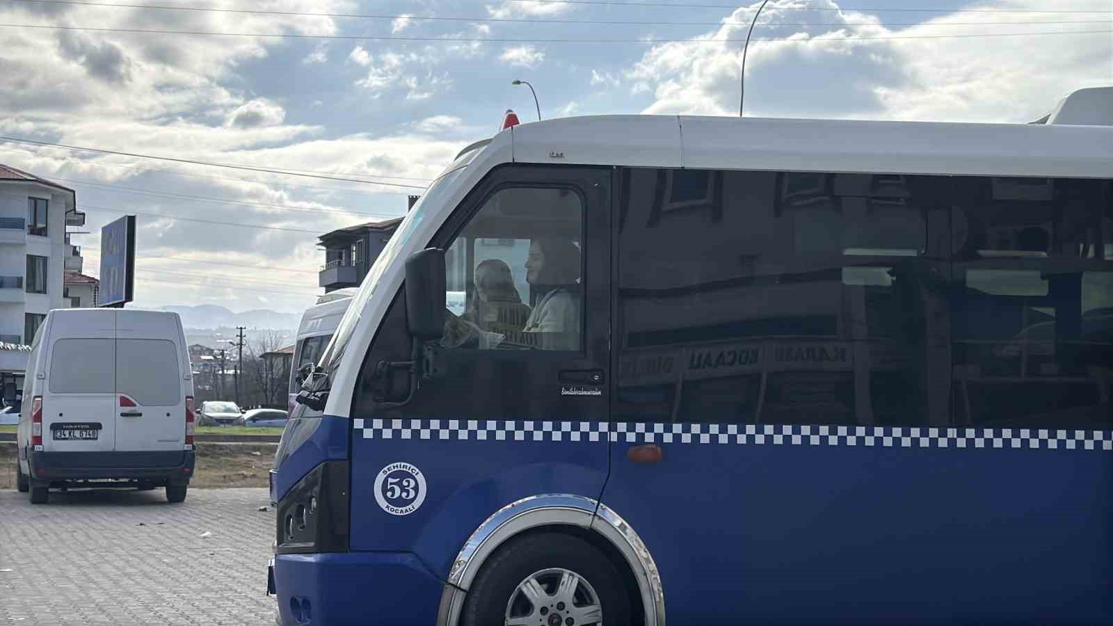 Çocuk yaşta muavinlik yaparak başladı, şimdi minibüs direksiyonunda kadınlara ilham oluyor 15 cocuk yasta muavinlik yaparak basladi simdi minibus direksiyonunda kadinlara ilham oluyor 11 GDFJ4ZZU
