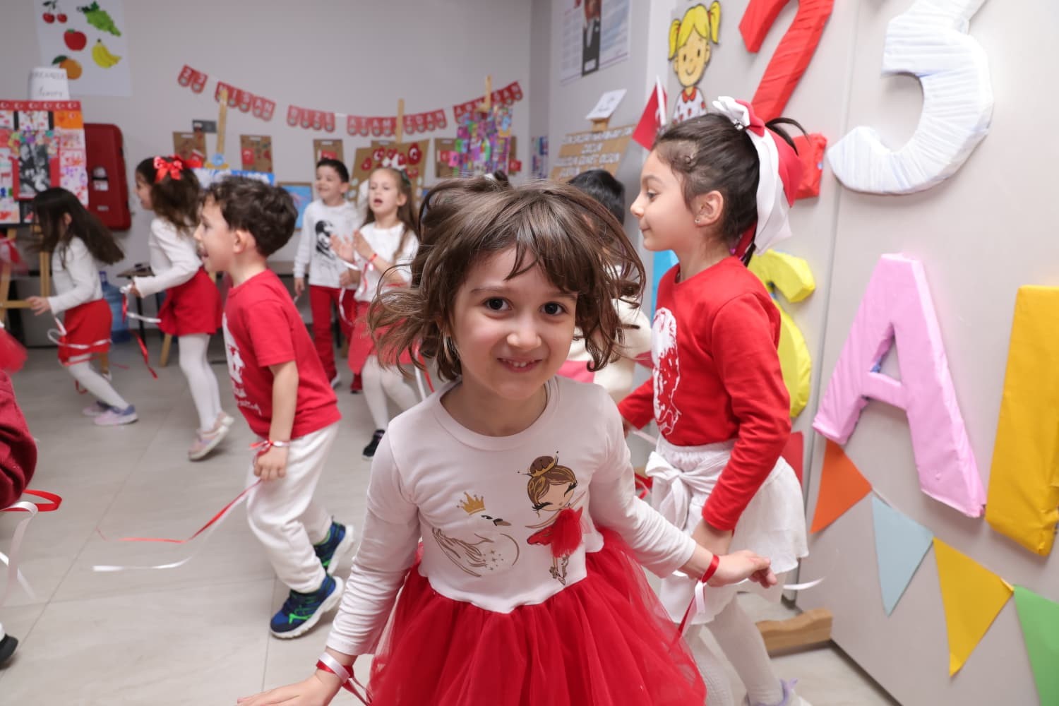 cocuklar 23 nisani osmangazide coskuyla kutladi 1 HUL7Yc8V