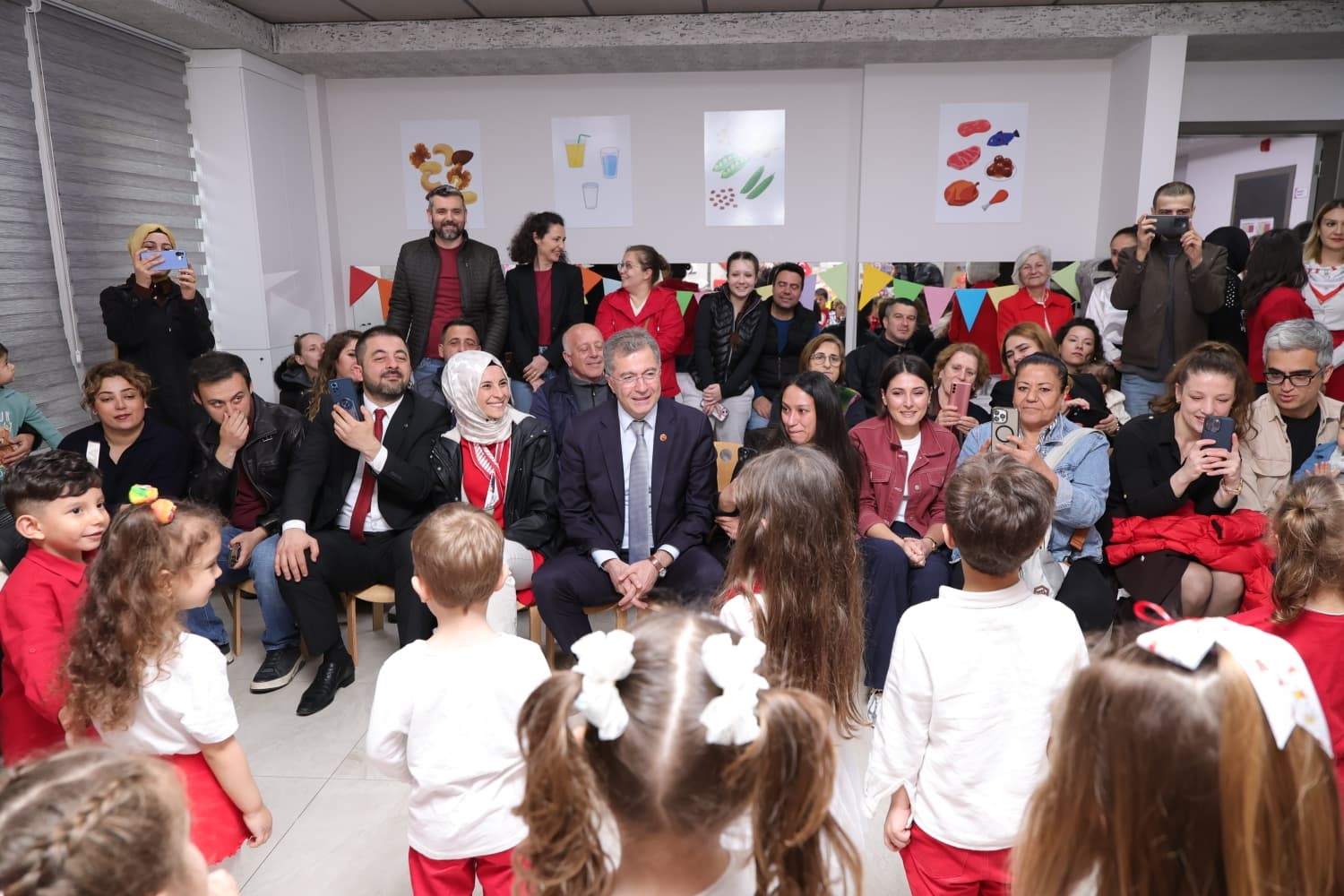 cocuklar 23 nisani osmangazide coskuyla kutladi 3 2F1XIbgm