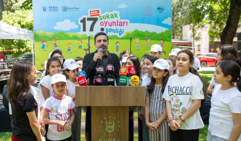 cocuklar-eskimeyen-oyunlarla-doyasiya-eglendiler-H4zqCVmi.jpg