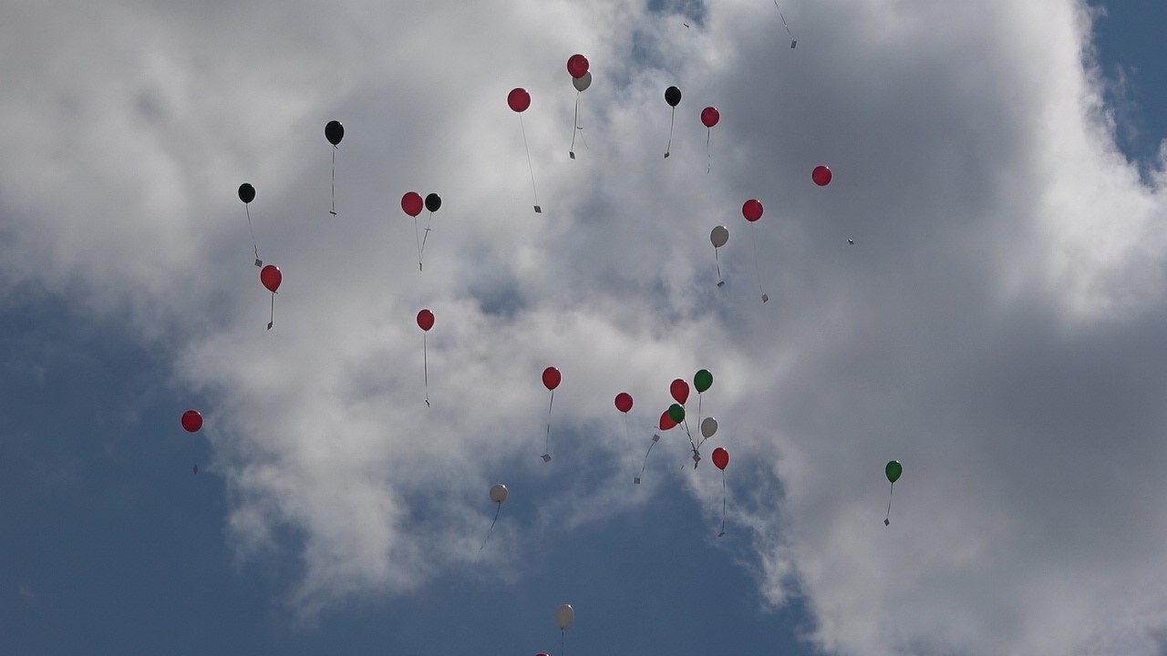 Çocuklar Filistin için yazdıkları mektupları balonlarla gökyüzüne bıraktı 10 cocuklar filistin icin yazdiklari mektuplari balonlarla gokyuzune birakti 6 rPGvNres