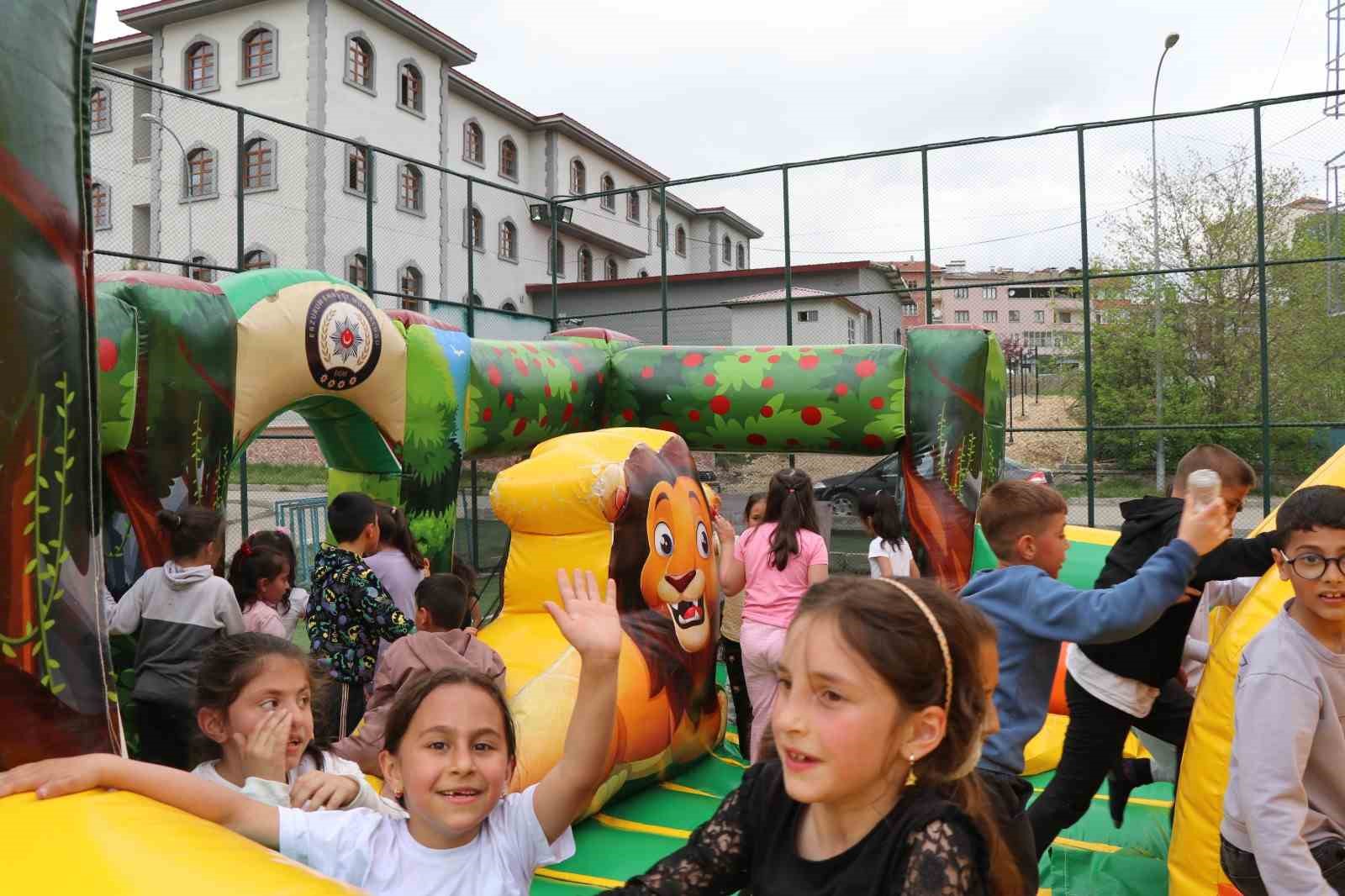 cocuklar gonullerince ve doyasiya eglendi 6 HYthACXX