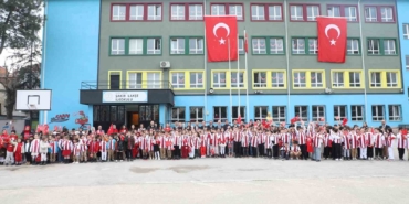 cocuklar-inegolspor-formasiyla-bulusuyor-avFC1e2p.jpg