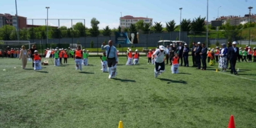 cocuklar-ogretmenler-ve-veliler-birlikte-geleneksel-oyunlar-oynadi-ortaya-renkli-goruntuler-cikti-3XcDXlP4.jpg