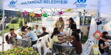 cocuklar-sultangazi-kitap-kafe-etkinliklerinde-hem-ogrenip-hem-egleniyor-RndDEAiX.jpg