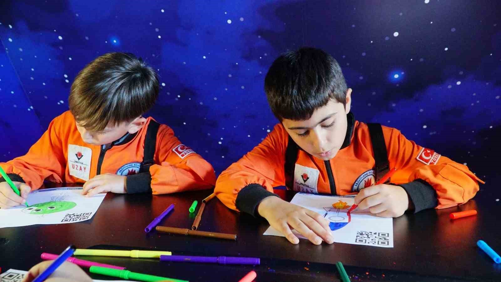 cocuklar uzayin gizemini el battani uzay evinde kesfediyor 2 ePCF3bB3