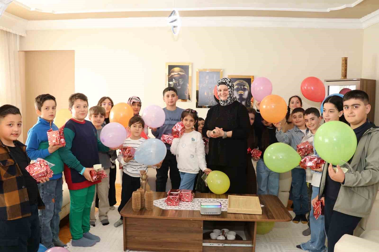 cocuklara bayram tadinda misafirlik 0 ZXSSVyWn