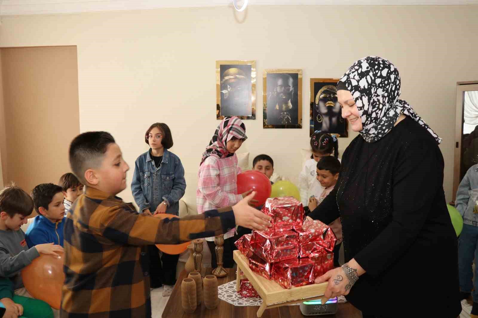 cocuklara bayram tadinda misafirlik 2 aF2UqRuO