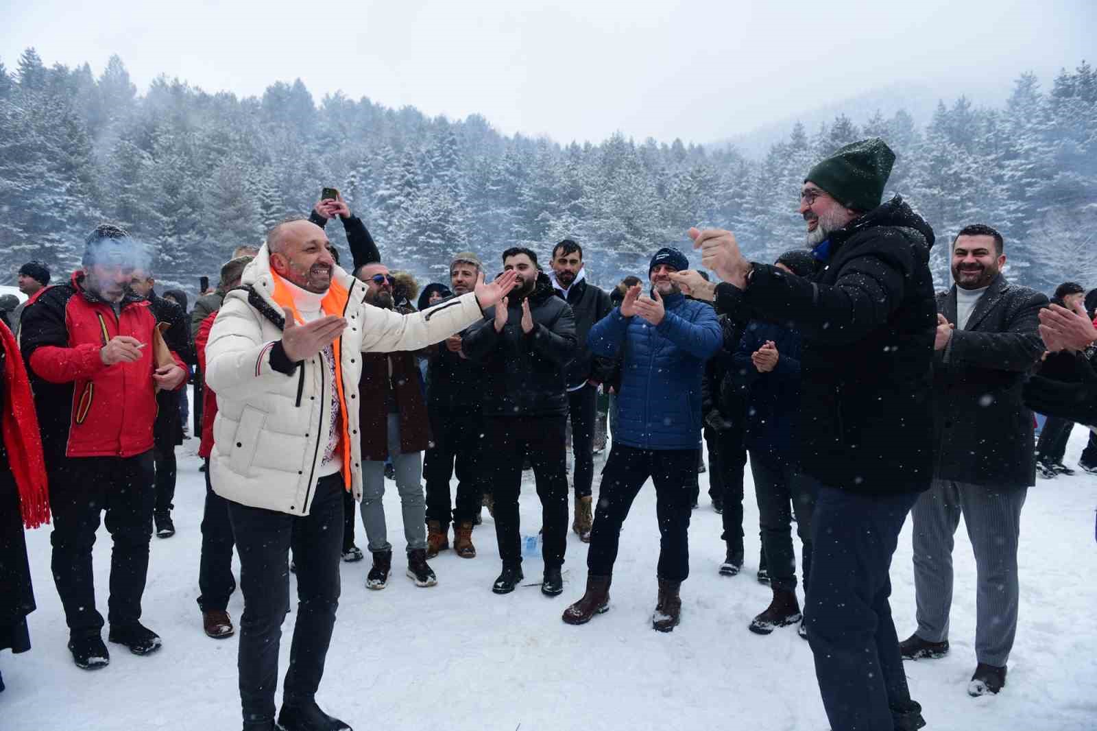 cocuklara karne hediyesi kar festivali 4 2aev2wmQ