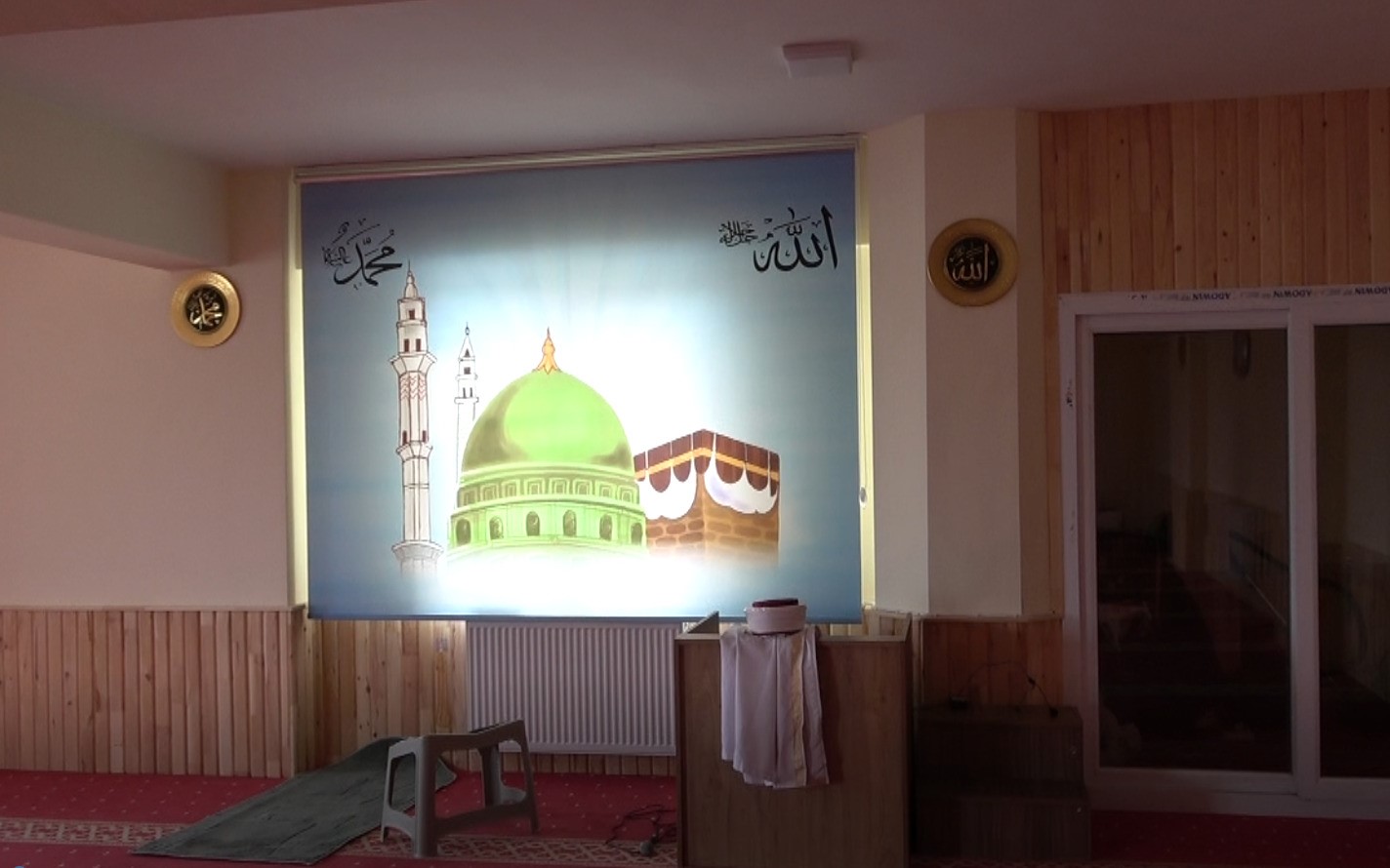 cocuklara muezzinlik ogretme tartismasinda imama yumruklu saldiri 1 e9jwdsWi