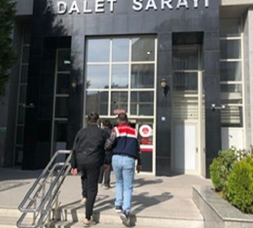 cocuklara-sosyal-medyadan-molotof-hazirlama-egitimi-veren-sahislara-operasyon-2-tutuklama-j5fi3HE9.jpg