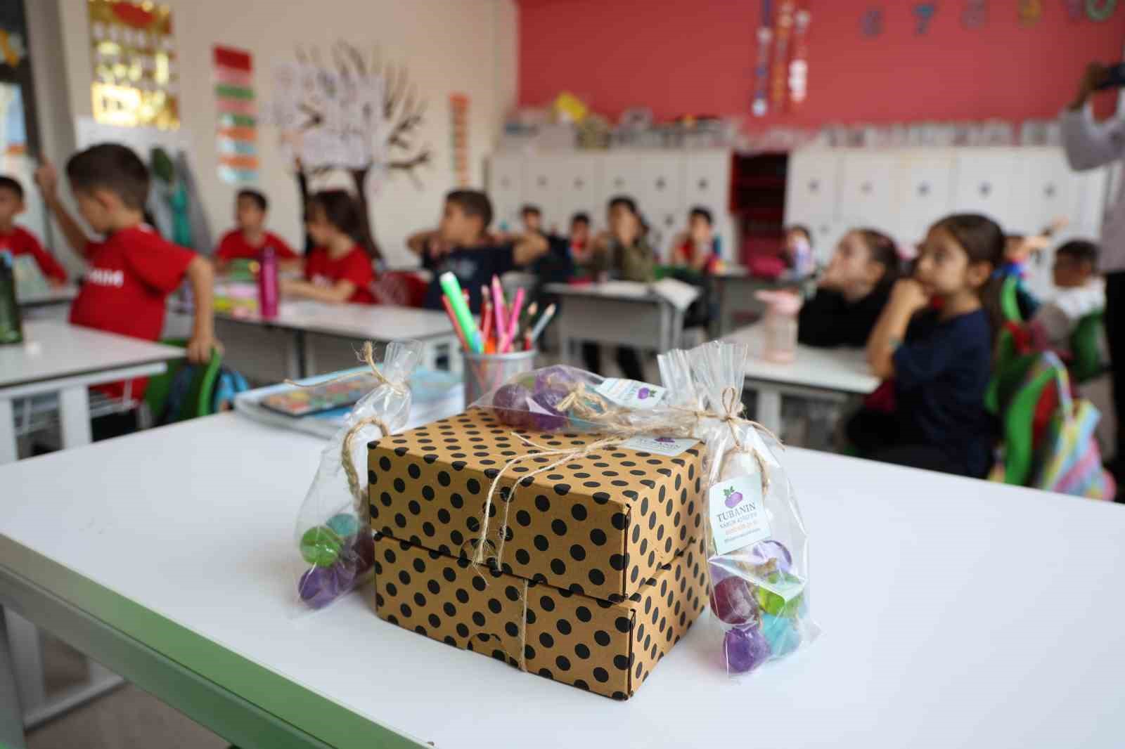 Çocuklarda el yıkamaya teşvik etmek için meyve şeklinde sabun tasarladı 11 cocuklarda el yikamaya tesvik etmek icin meyve seklinde sabun tasarladi 7