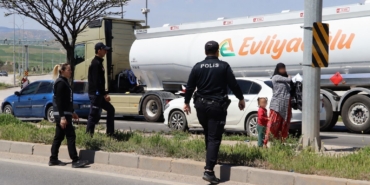 cocuklari-boyle-somuruyorlar-JyLJC5dw.jpg