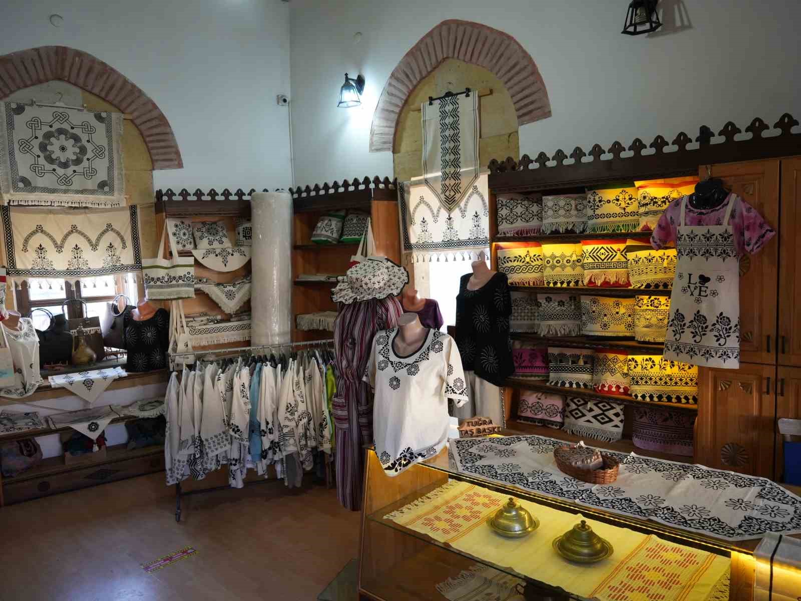 cocuklari icin memurlugu birakti kursta tanistigi sanatla simdi kadinlara umut oluyor 10