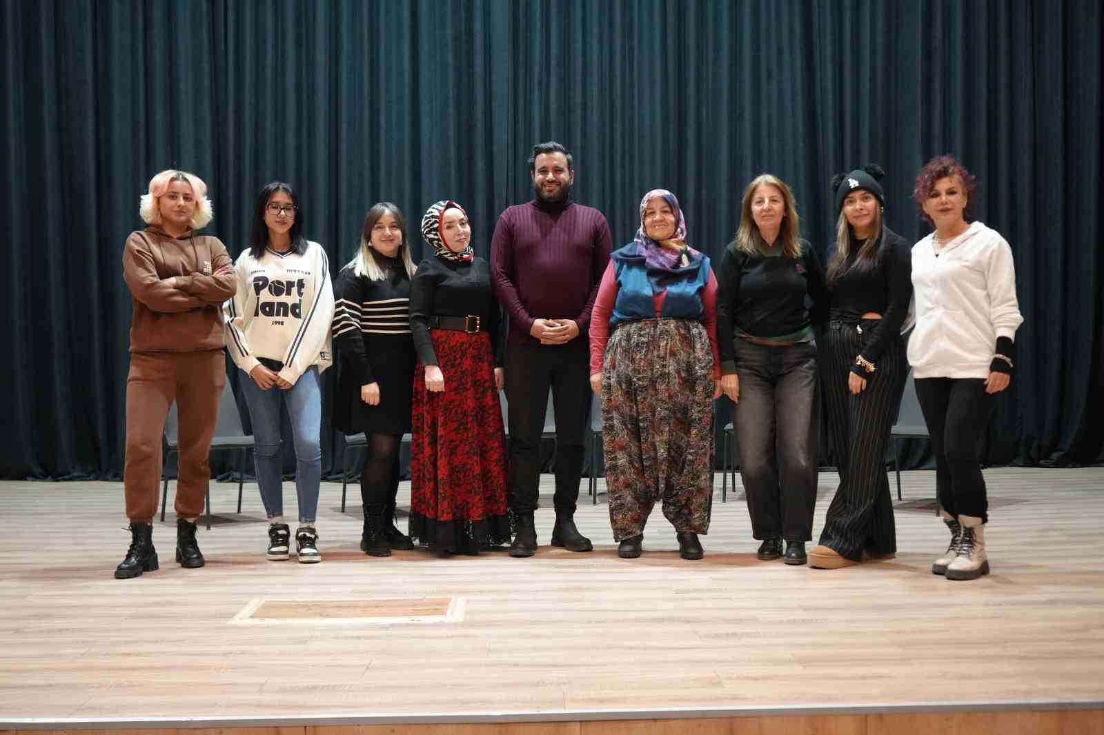 cocuklari sosyallessin diye geldi sahnenin yildizi oldu 6 YLt4AO2L
