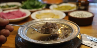cocuklarin-dahi-tukettigi-kis-corbalari-kelle-ve-arabasi-NkSZN4Ef.jpg
