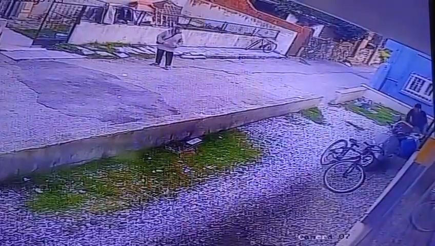cocuklarin gozu onunde kopegi katletti 3 c4pOQMWf