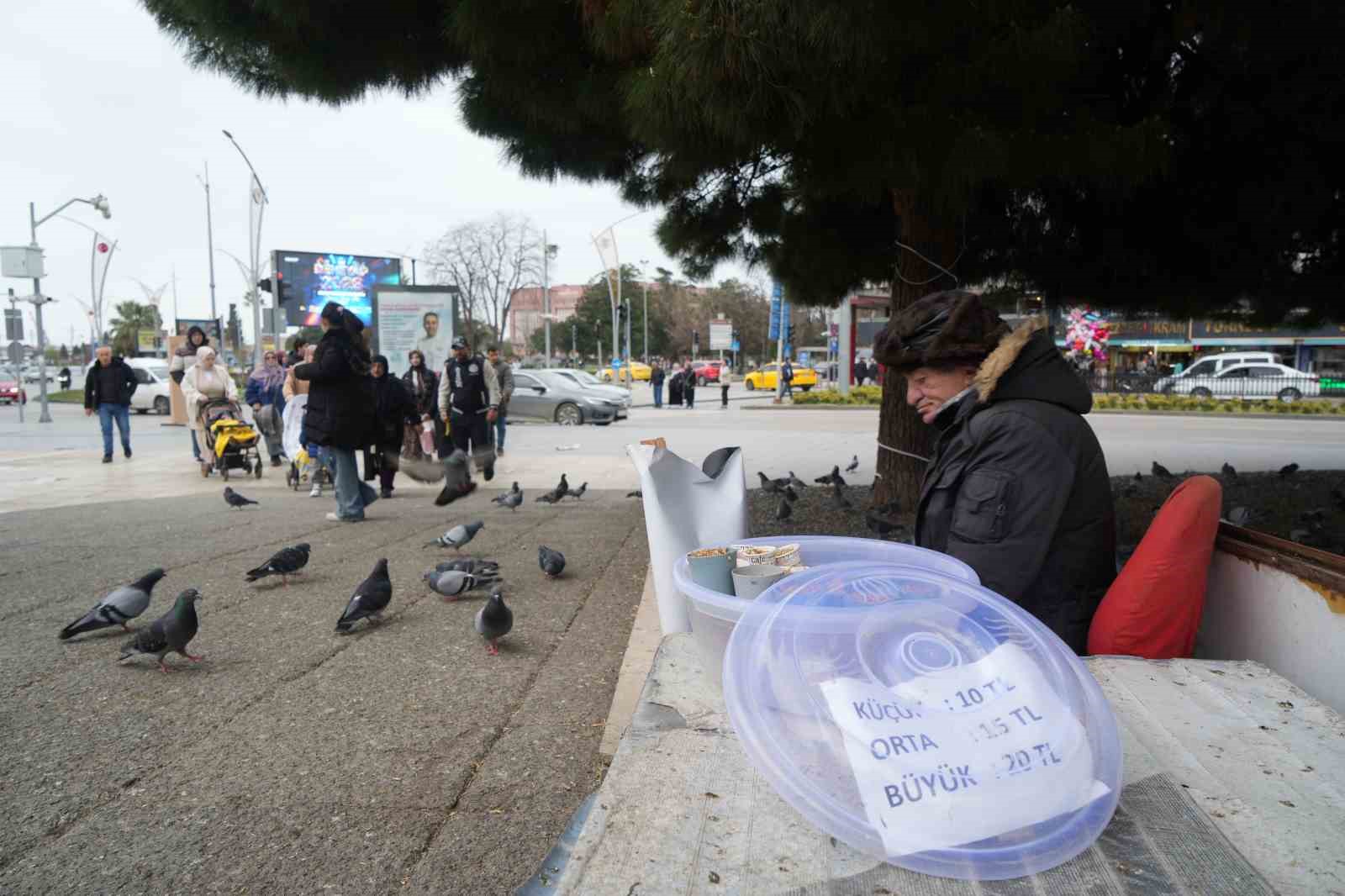 cocuklarin kuscu dedesi kuslar icin meydani terk etmiyor 1 gpKqbWDy