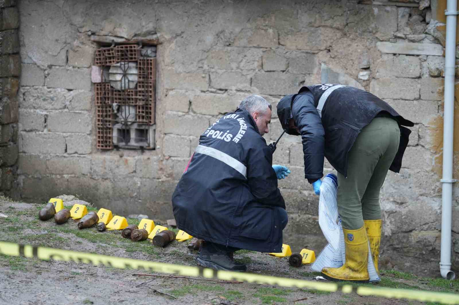 cocuklarin oynadigi cisimler muhimmat cikti 11 adet top mermisi muhafaza altina alindi 1 9KjV7dGm