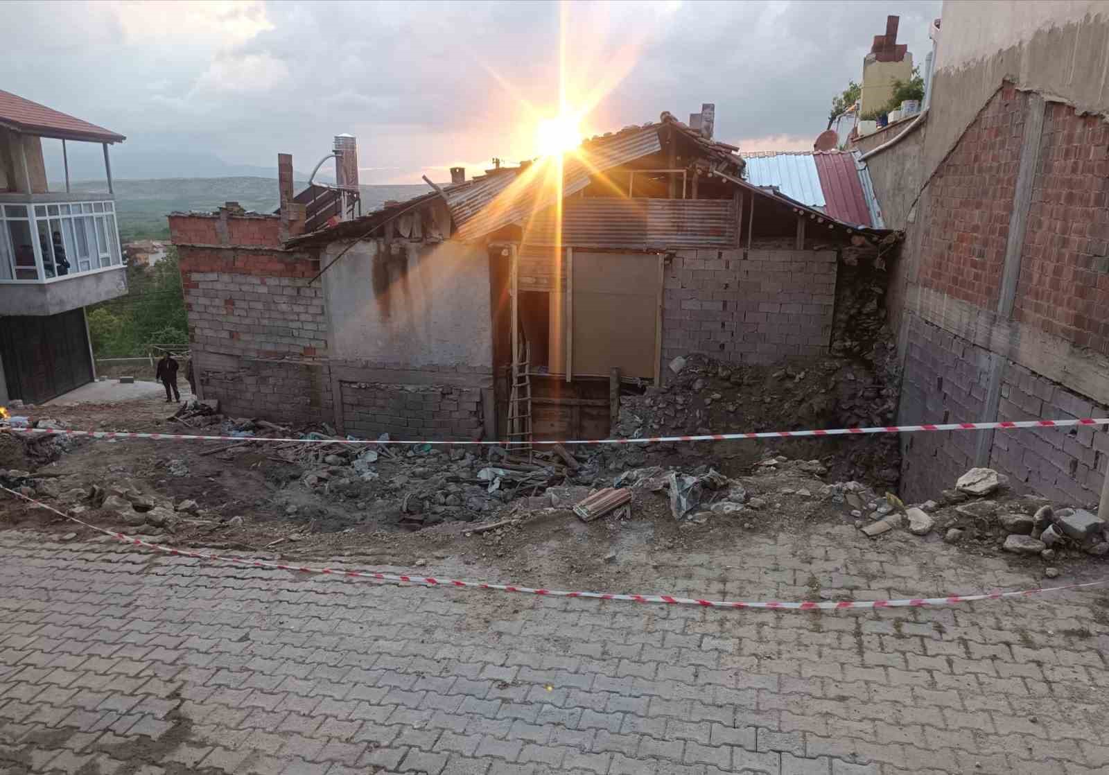 Çocukların oyun oynarken bulduğu cismin Kurtuluş Savaşı’ndan kalma el bombası olduğu değerlendirildi 5 cocuklarin oyun oynarken buldugu cismin kurtulus savasindan kalma el bombasi oldugu degerlendirildi 1 sk7SS6eT