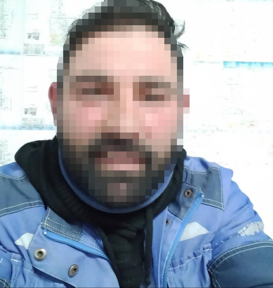 cocuklarina kemerle iskence yapip bir de cep telefonuyla kayit altina aldi 1 rjkMmvP3