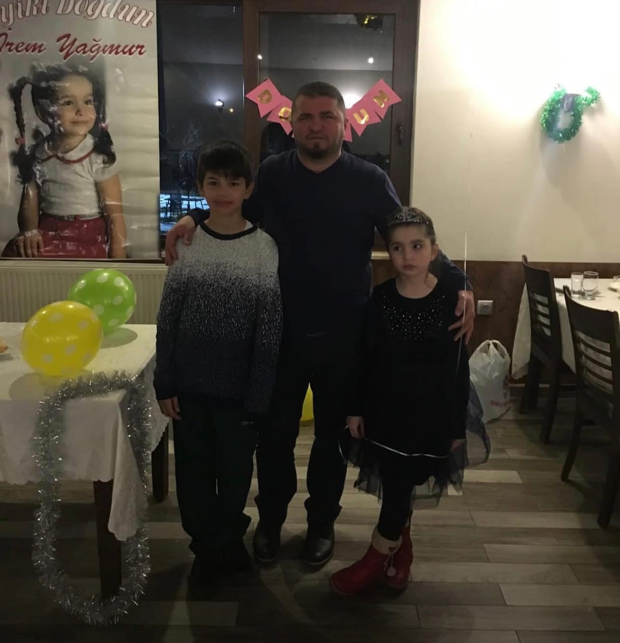 cocuklarini gormek icin gitti satirli saldiriya ugradi 1 dbmmYfVB