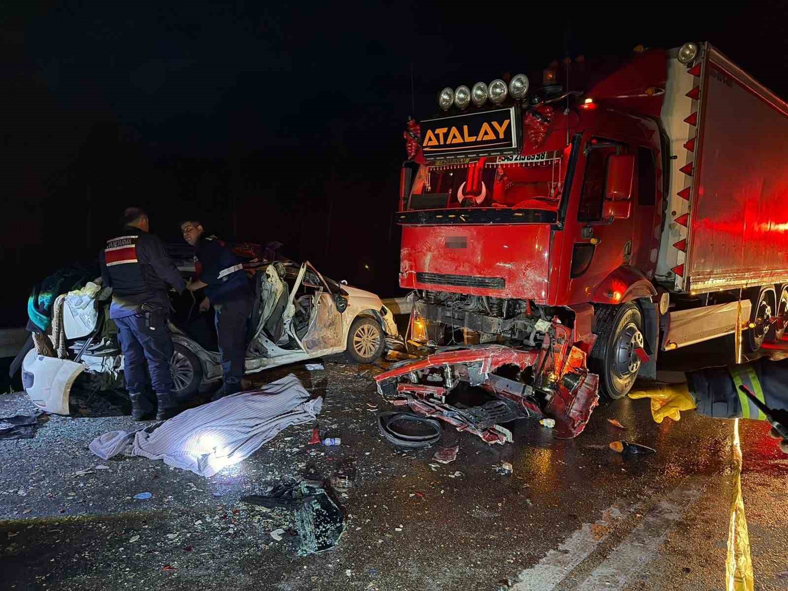 Çocuklarını korumaya çalışırken kazada hayatını kaybeden annenin cenazesi Batman’a gönderildi 8 cocuklarini korumaya calisirken kazada hayatini kaybeden annenin cenazesi batmana gonderildi 4 OBNuU6Qi