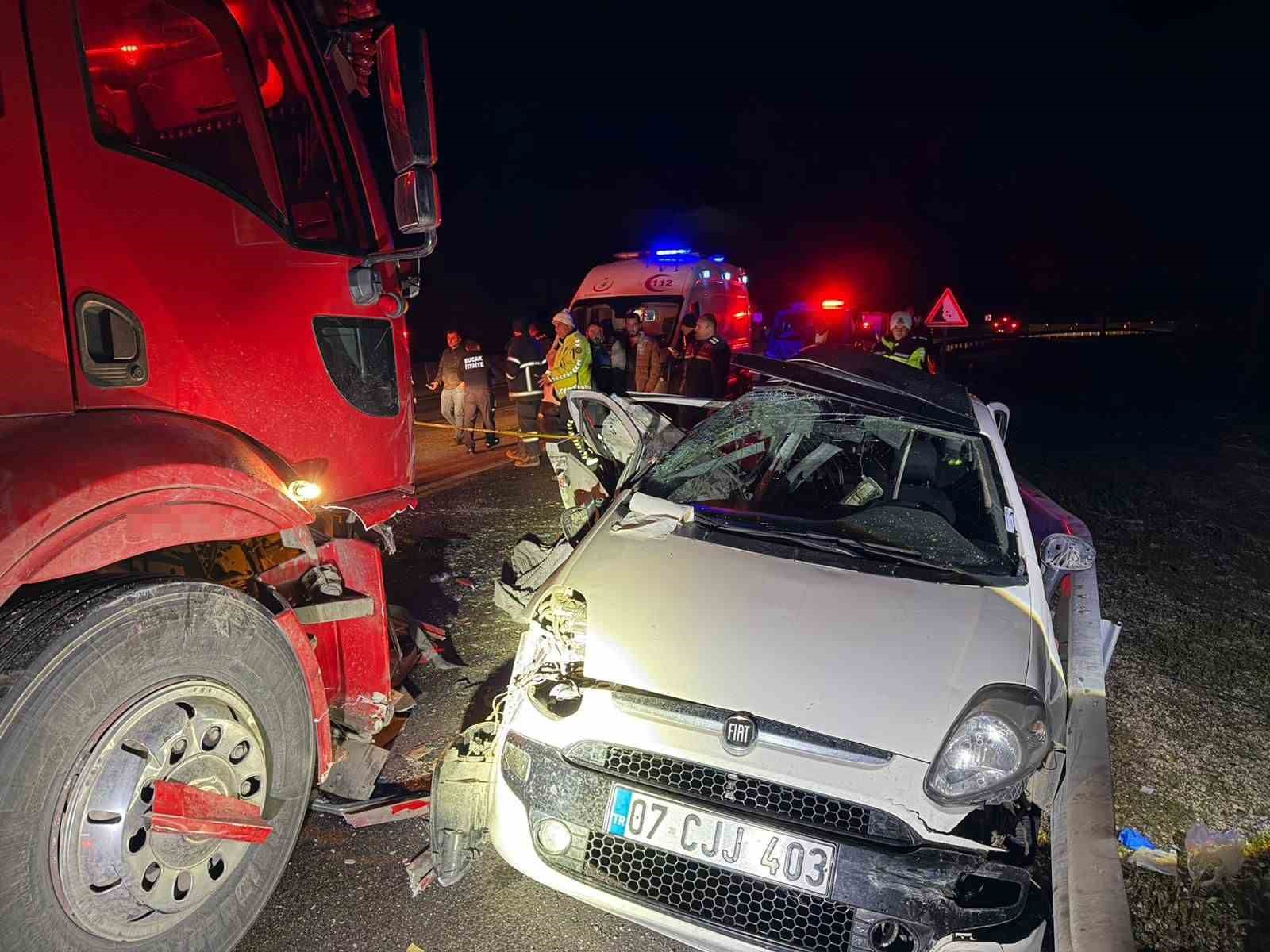 Çocuklarını korumaya çalışırken kazada hayatını kaybeden annenin cenazesi Batman’a gönderildi 9 cocuklarini korumaya calisirken kazada hayatini kaybeden annenin cenazesi batmana gonderildi 5 LwSEKkTg
