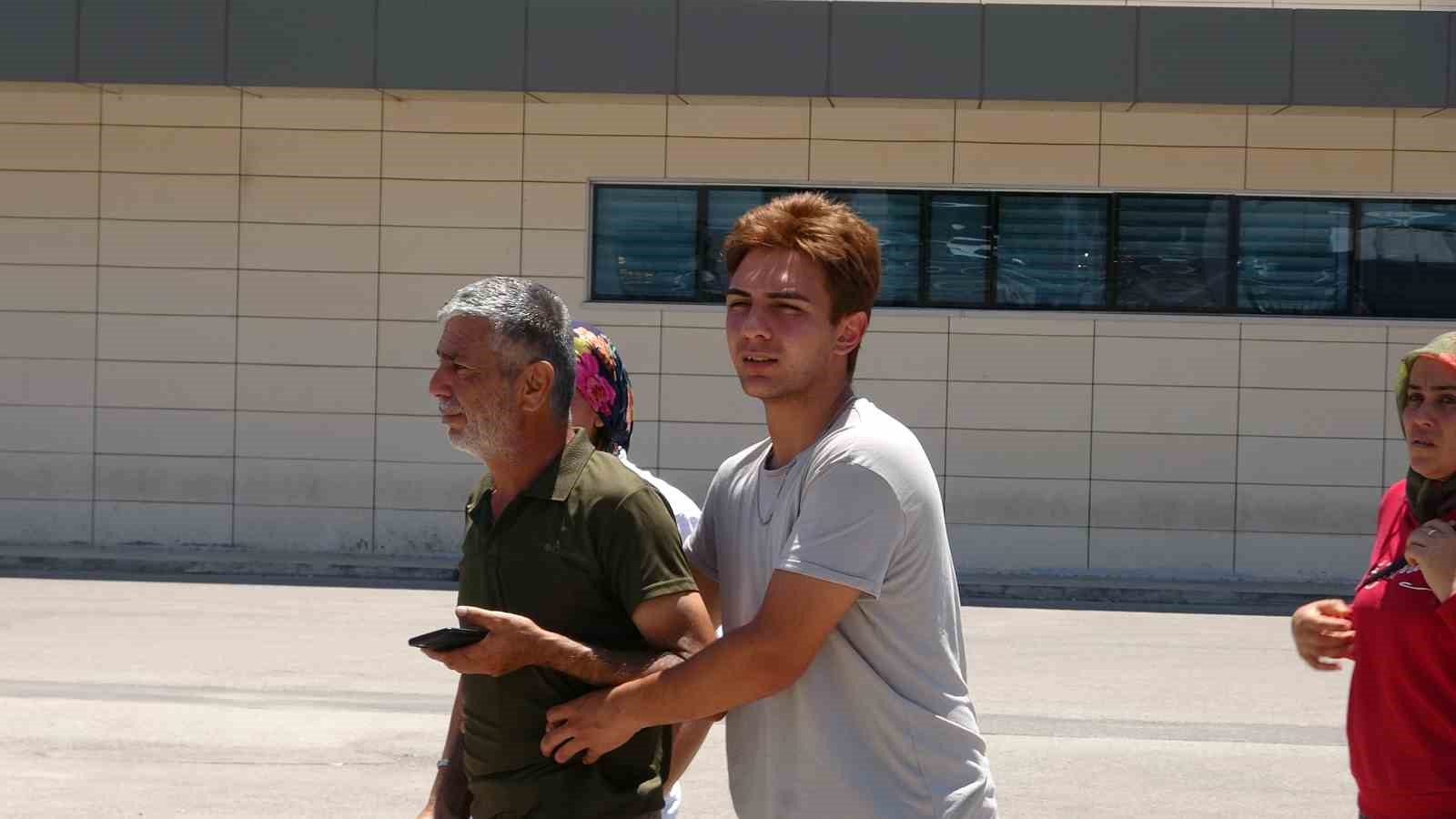 Çocuklarını okuldan almak için yola çıkan anne, motosikletiyle karıştığı kazada hayatını kaybetti 5 cocuklarini okuldan almak icin yola cikan anne motosikletiyle karistigi kazada hayatini kaybetti 1 7HVGjRUf